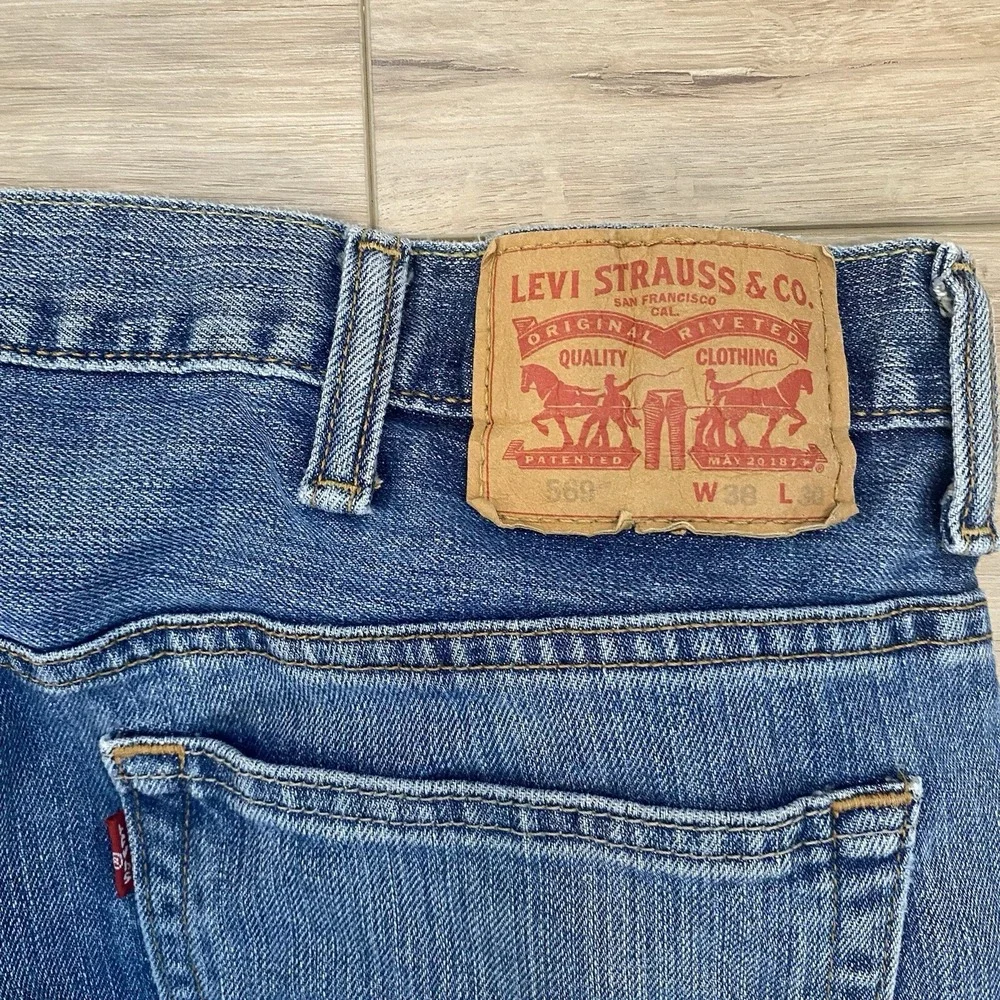 Levis 560 Jeans Men's Size 37x30 Blue Baggy Loose Fit Medium Wash Denim Grunge